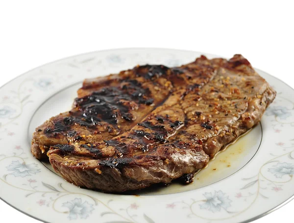 Steak sur une assiette — Photo