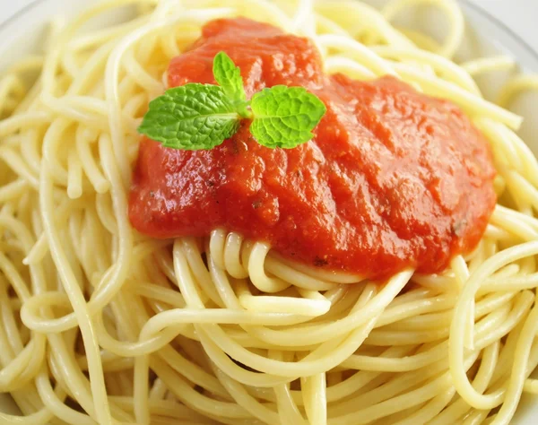 Spagetti med tomatsaus – stockfoto