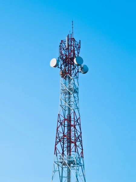 휴대 전화 통신 중계기 안테나 타워 — 스톡 사진