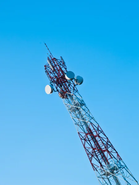 휴대 전화 통신 중계기 안테나 타워 — 스톡 사진