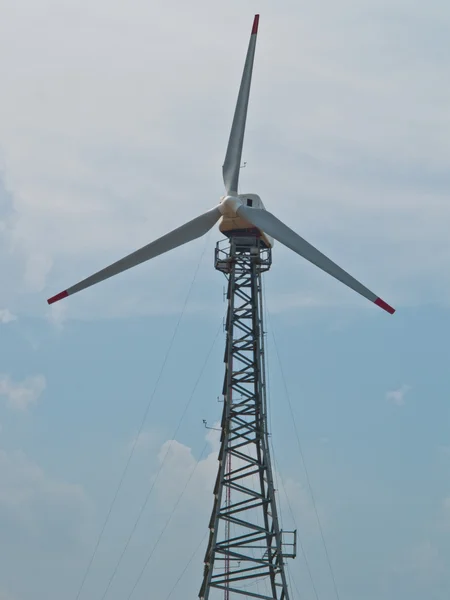 Windkraftturm altes Modell — Stockfoto