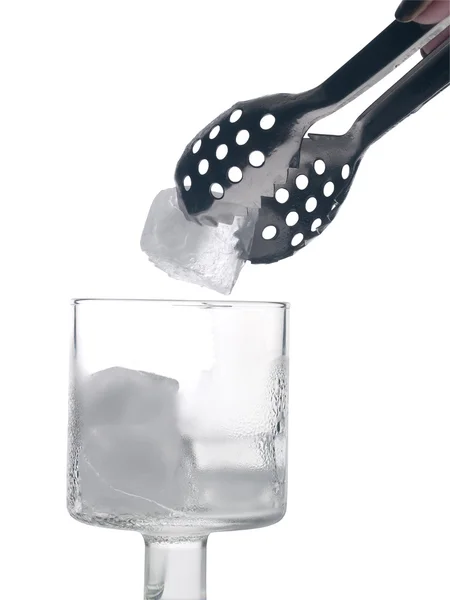 Скло і лід ізольовані на білому тлі — стокове фото