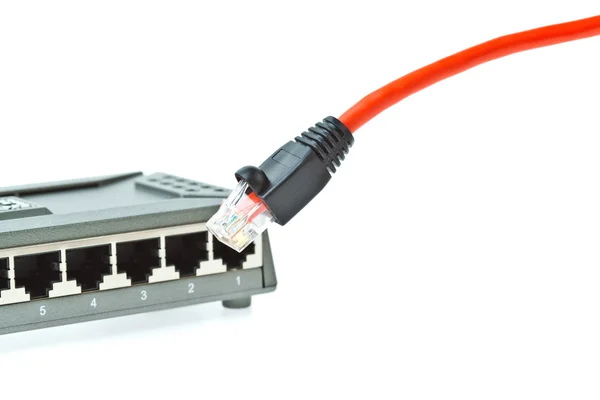 Dator lan-kablar med router på vit bakgrund — Stockfoto