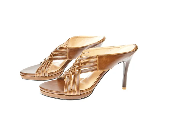 Barna cipő, magas sarkú szövik a nők — Stock Fotó