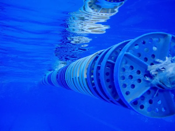 Úszás lane tükörképe a felület — Stock Fotó