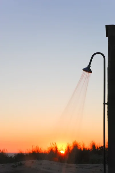 Outdoor Shower At The Beach DUring Sunset — Stock Photo, Image