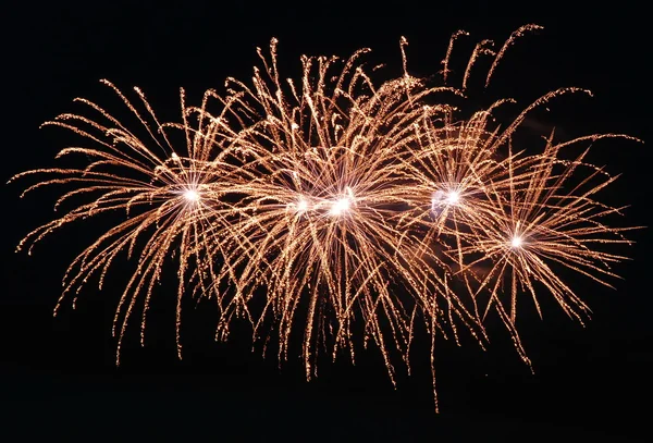 Goldenes Feuerwerk in der Nacht — Stockfoto