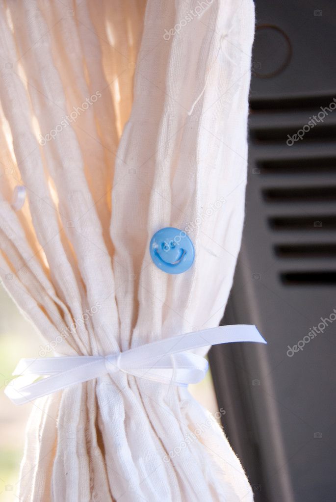 Gordijn in auto met smilie knop — Stockfoto © KonArt #6653677 Gordijn in auto met smilie knop — Stockfoto © KonArt #6653677