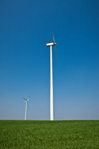 Energía verde como turbinas eólicas —  Fotos de Stock