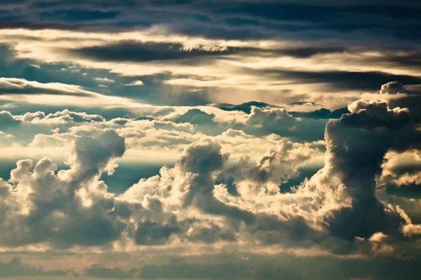 Cumulonimbus clouds at summer — Stock Photo, Image