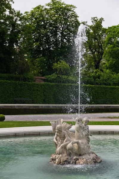 A fountain in castle Belvedere — Stockfoto