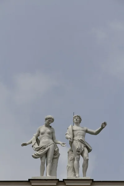 Erkek ve kadın heykelleri — Stok fotoğraf