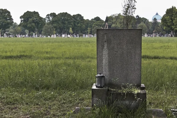 Blank and lonely grave — Stock Photo, Image