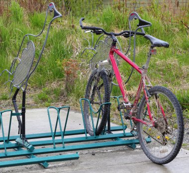 Bird bike stand clipart