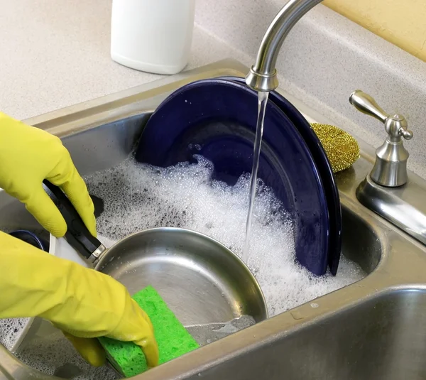 Washing dishes 2 — Stock Photo, Image
