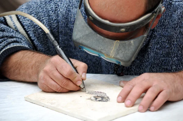 Engraver in stone table — Stock Photo, Image