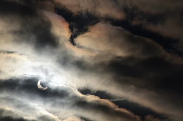 La etapa final del eclipse solar en Europa — Foto de Stock