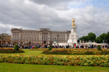 Buckingham Palace and gardens clipart