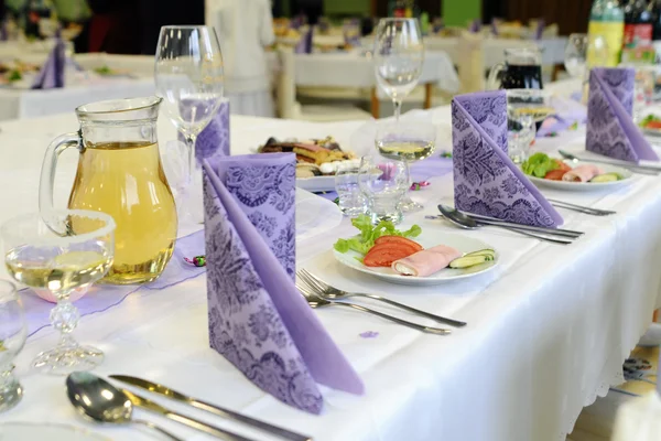 Tablic Hochzeit, Tischsets, Getränk und Vorspeise — Stockfoto