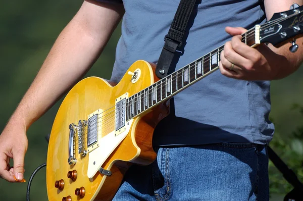 Stock image Guitarist plays the electric guitar