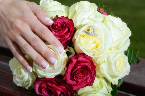 Γαμήλια ανθοδέσμη χέρι — Φωτογραφία Αρχείου