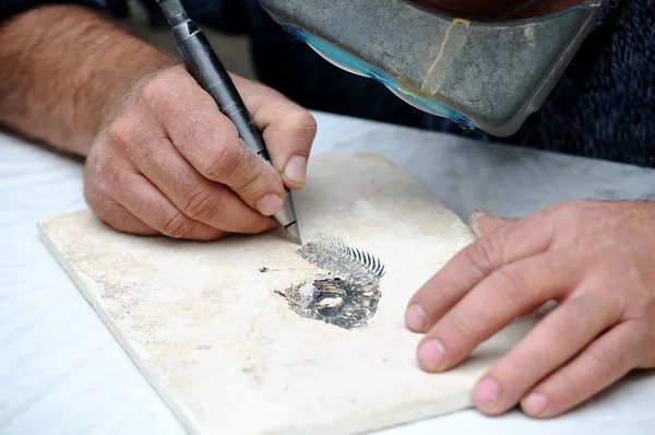 Engraver in stone table — Stock Photo, Image