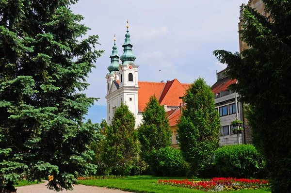 Igreja Dominicana na Praça Szechenyi, na cidade de Sopron — Fotografia de Stock