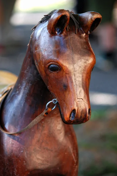 Drewniany koń na biegunach — Zdjęcie stockowe