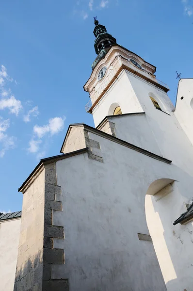 마 nove 메스 토 나드 vahom, 슬로바키아 공화국에 있는 천주교 교회 — 스톡 사진