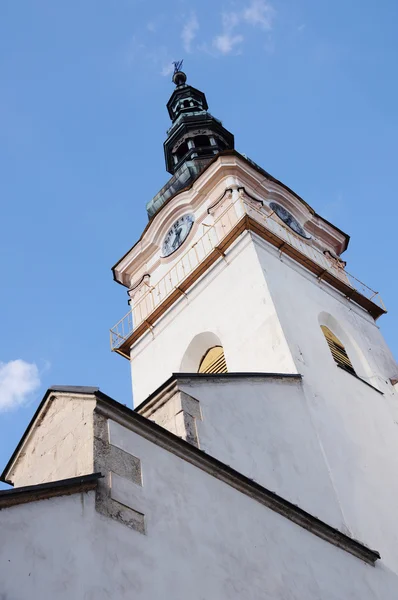 Iglesia católica en la ciudad Nove mesto nad Vahom, Eslovaquia — Foto de Stock