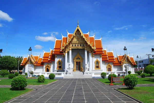 De marmeren tempel in thailand naam watbencha — Stockfoto