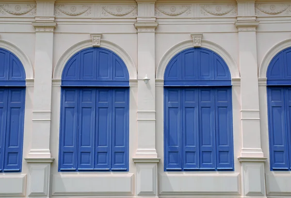 Blå fönster — Stockfoto