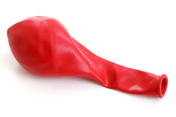 Leeresztett piros léggömb — Stock Fotó