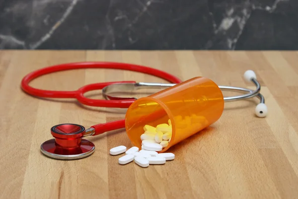 Pills and Stethoscope — Stock Photo, Image