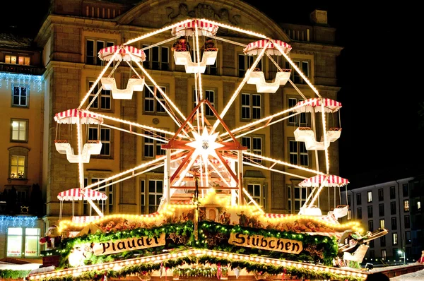 Obří kolo na vánoční trhy v Drážďanech — Stock fotografie