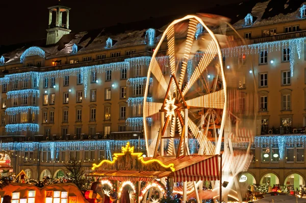 Rynek świąteczny w Dreźnie — Zdjęcie stockowe