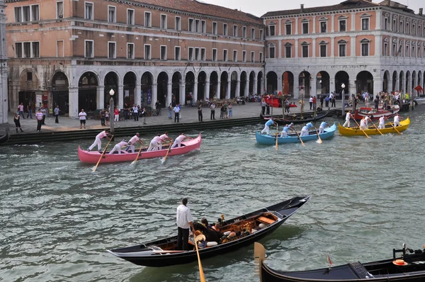 Veslařských závodech v Benátkách — Stock fotografie
