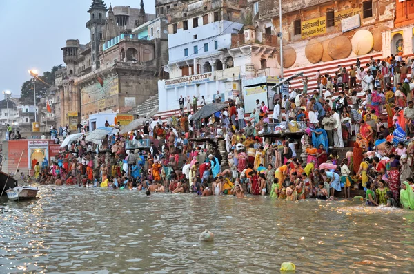 Índio em Holy Varanasi — Fotografia de Stock