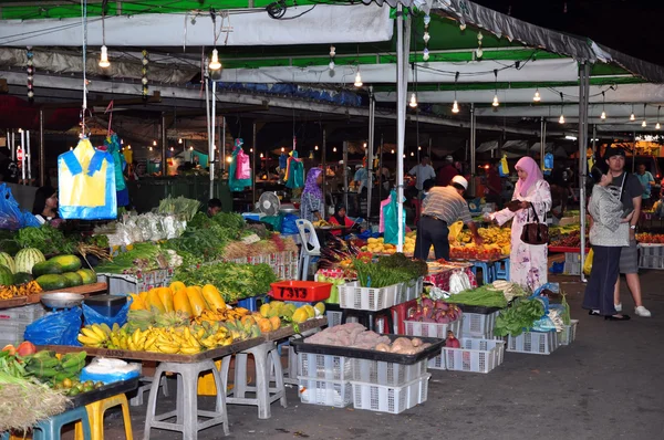 Levné trh ve městě bandar seri begawan, hlavního města Brunej. — Stock fotografie