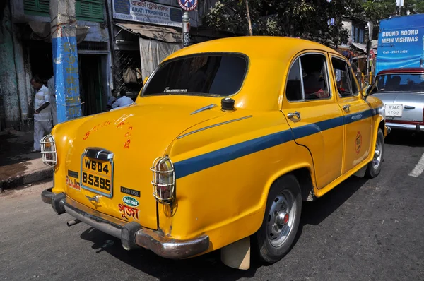 Táxi indiano no engarrafamento — Fotografia de Stock