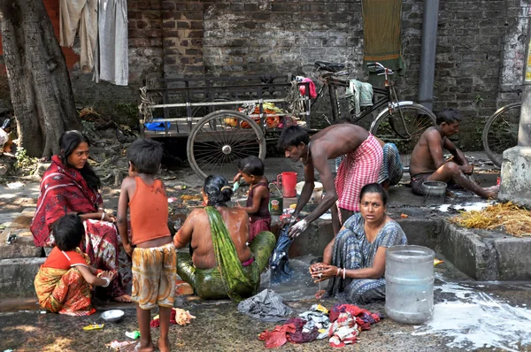 Indien et hygiène dans une rue — Photo