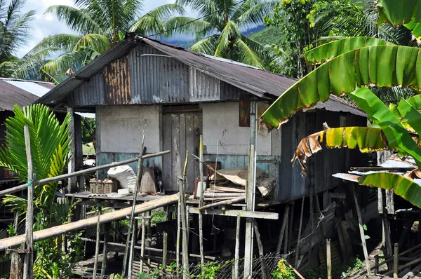 Haus der Borneo-Headhunter — Stockfoto