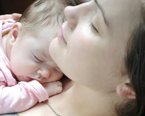 Uyuyan güzel bebek kız — Stok fotoğraf
