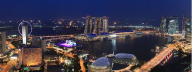 Singapur harbor view geceleri