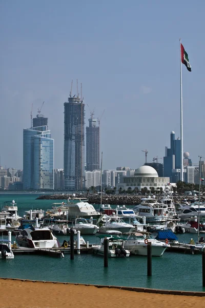 Skyline di Abu Dhabi — Foto Stock