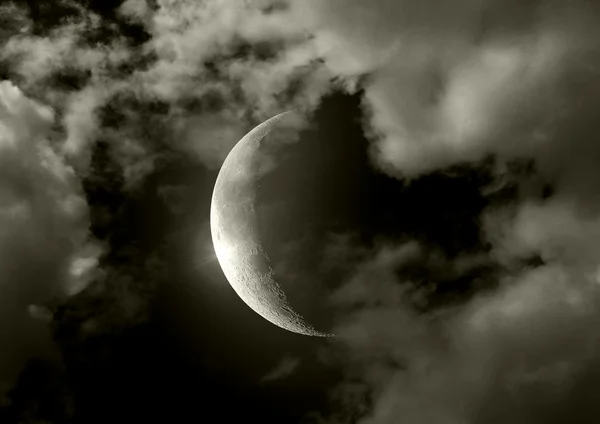 月球的一半 — 图库照片
