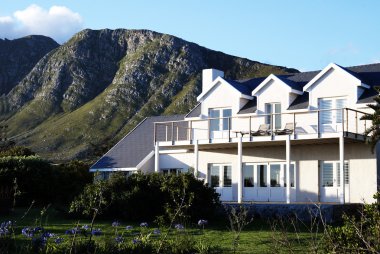 güzel beyaz tatil evi