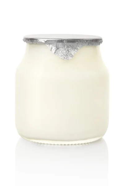 Frasco de iogurte isolado em branco — Fotografia de Stock