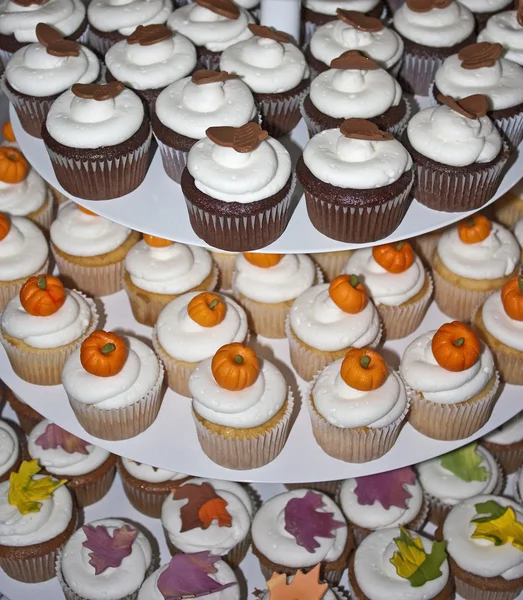 Cupcake decorati per l'autunno Immagini Stock Royalty Free