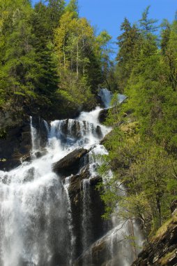 Kuzey İtalya - Valle D'Aosta güzel bir şelale